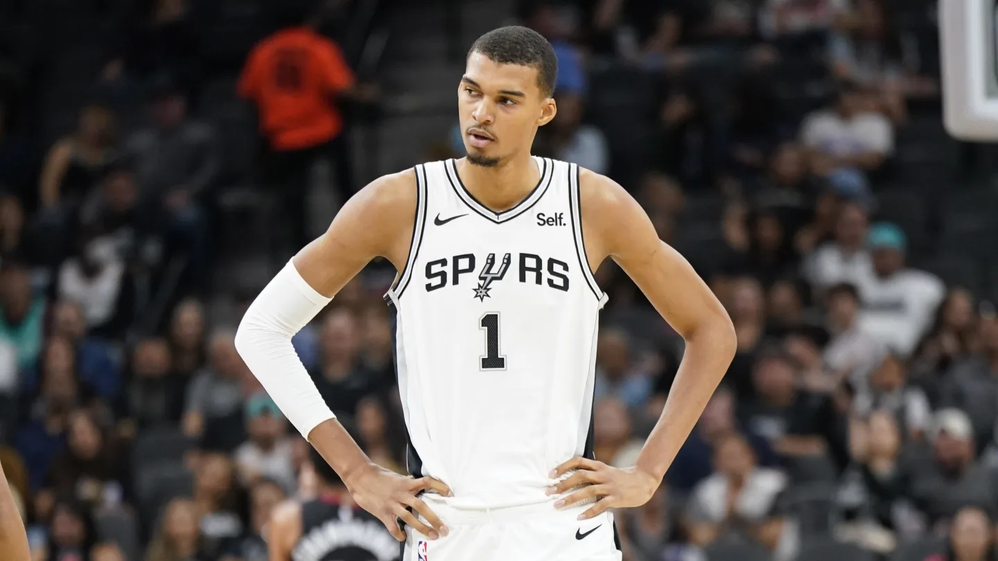 San Antonio Spurs 2023-24 Predicted Finish, Key Acquisitions & Fantasy Stars Image