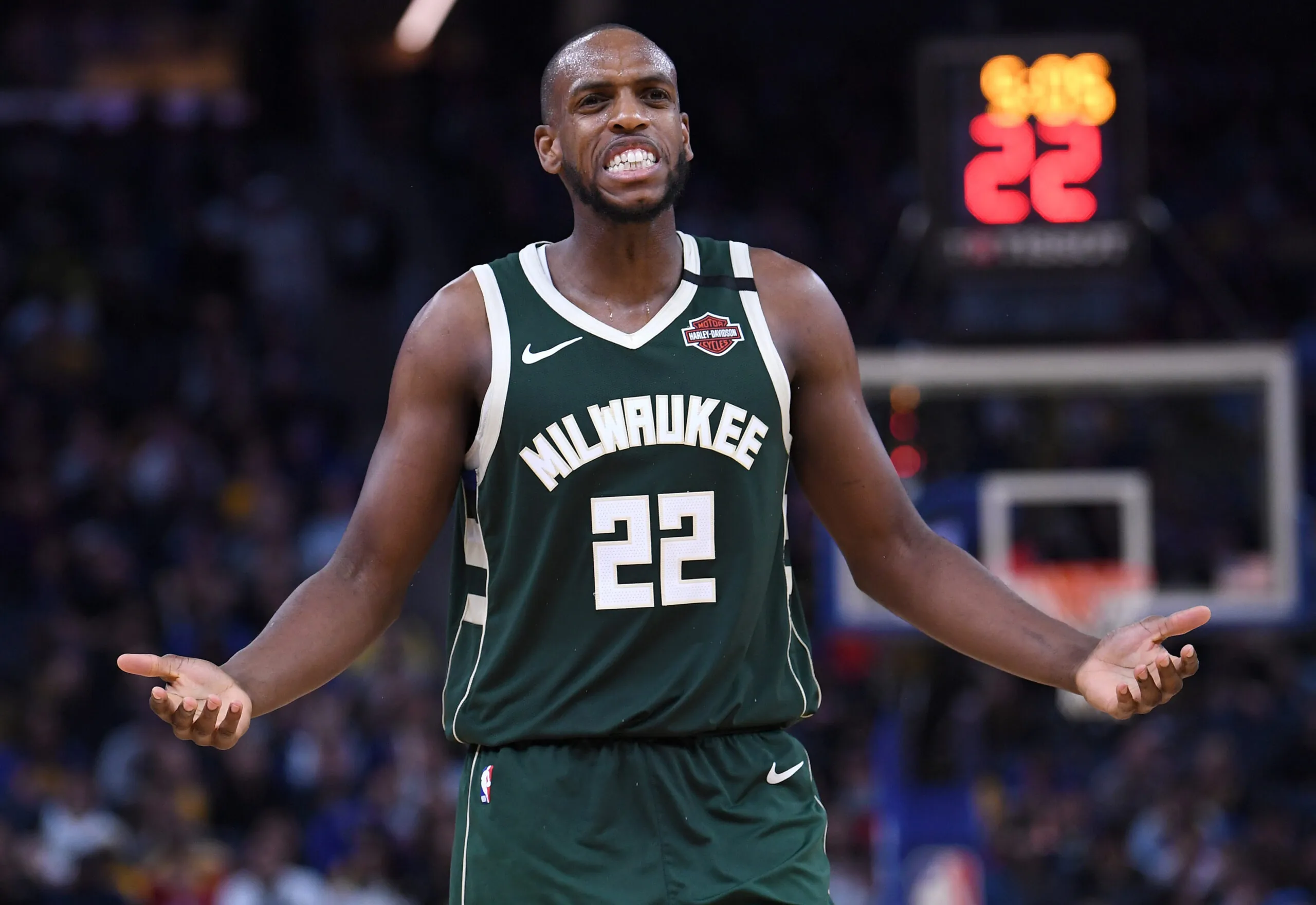 Bucks forward Khris Middleton out with a sprained MCL Image