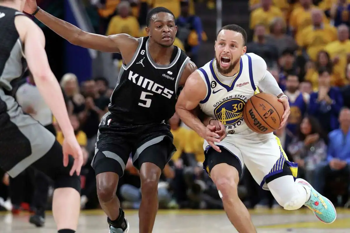 Curry drops 32 as Warriors survive surging Kings to tie series 2-2 Image