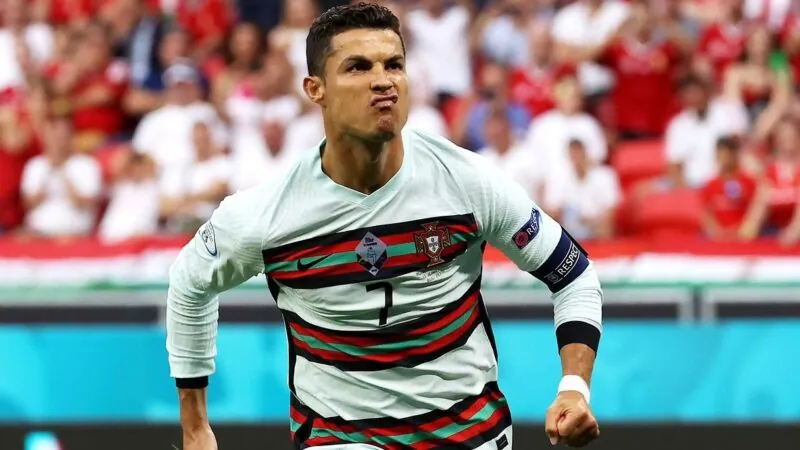 Ronaldo dazzles as Portugal leave it late to defeat Hungary Image