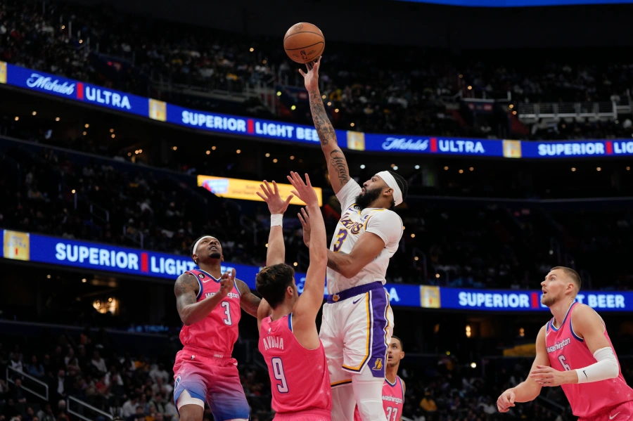 Anthony Davis explodes for 55 as Lakers take care of Wizards Image