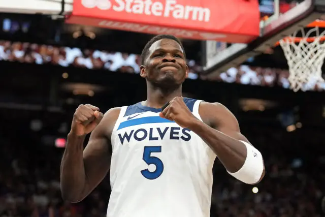 Edwards drops 40 as Wolves sweep Suns Image