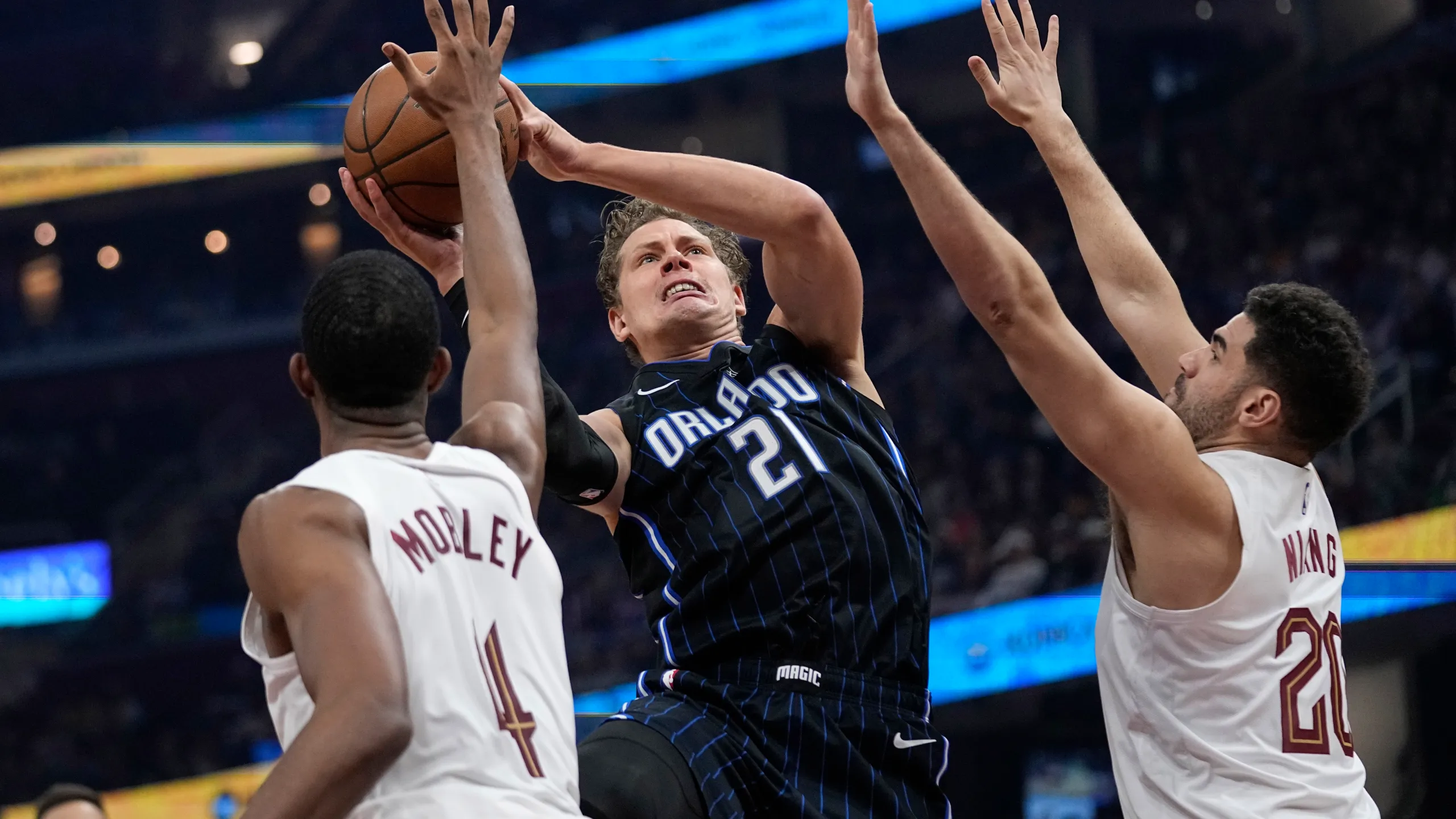 Magic take down Mitchell-less Cavs, continue playoff charge Image