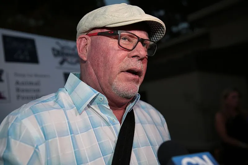 NFL fines Buccaneers head coach Bruce Arians $50,000 for striking own player Image