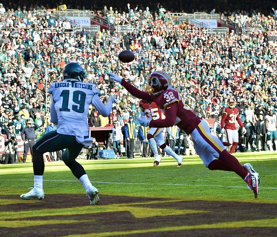 Eagles trade J.J. Arcega-Whiteside to the Seahawks for Ugo Amadi Image