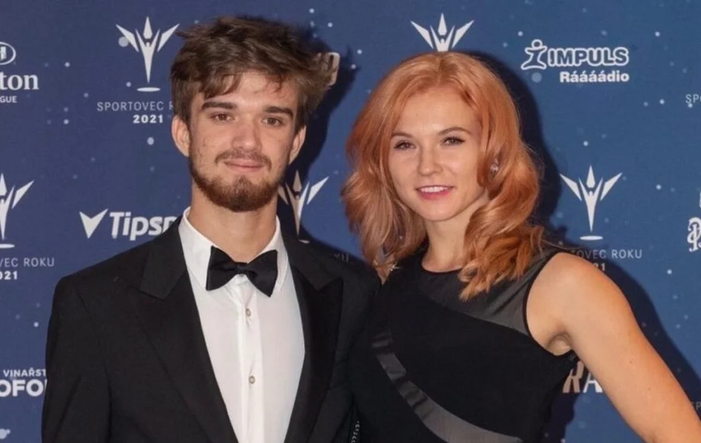 Katerina Siniakova and Tomas Machac win 2024 Olympics mixed doubles tennis gold Image