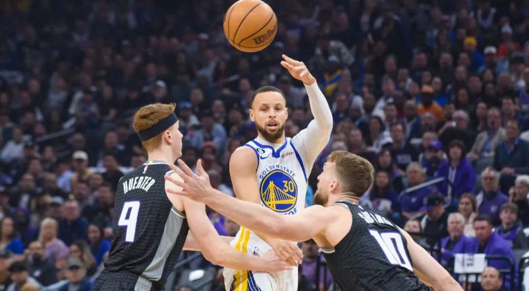 Kings survive Warriors fightback to take dominant 2-0 series lead Image