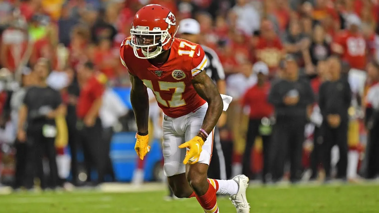 Jets sign wide receiver Mecole Hardman and trade Elijah Moore to Cleveland Image