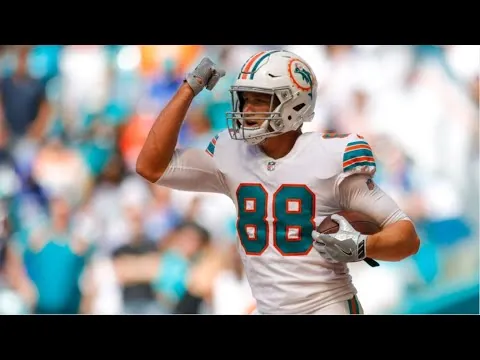 Patriots sign linebacker Chris Board and tight end Mike Gesicki Image
