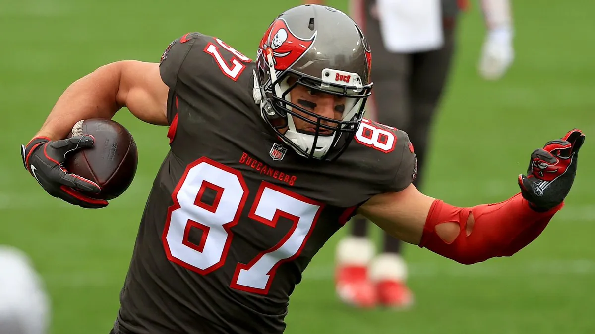 Rob Gronkowski has phenomenal opener to 2021 NFL season Image