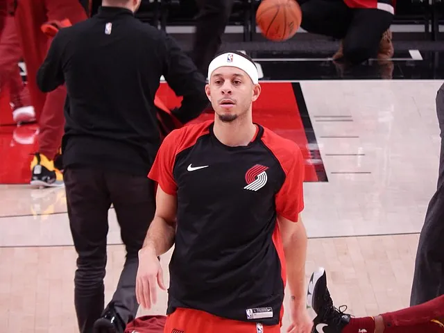 Philadelphia 76ers acquire Danny Green and Seth Curry Image