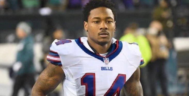 Texans acquire wide receiver Stefon Diggs and cornerback Myles Bryant Image