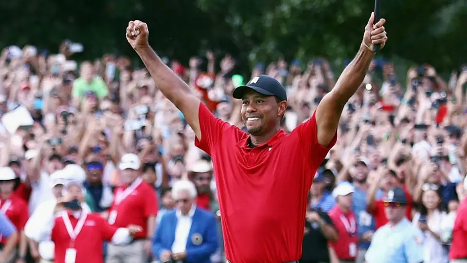 Tiger Woods makes his return to golf at the PNC Championship Image