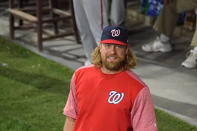 San Diego Padres acquire Mitch Moreland and Trevor Rosenthal Image