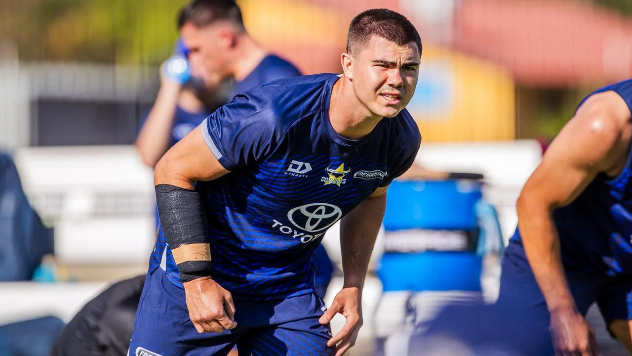 Clifford to get first crack at Cowboys No.7 after extending Image