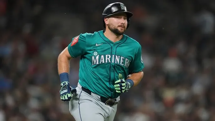 Cal Raleigh sets MLB record for most home runs in a season by a primary catcher Image