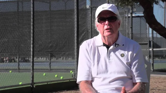 Australian tennis legend Fred Stolle passed away at age of 86 Image