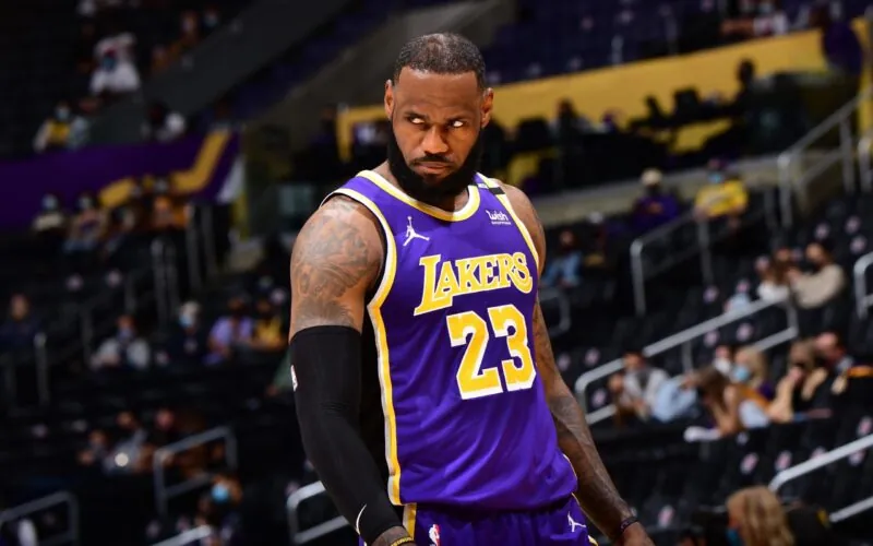LeBron James records eighth career buzzer beater Image