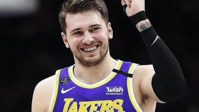 Lakers bounce back after opening playoff loss Image