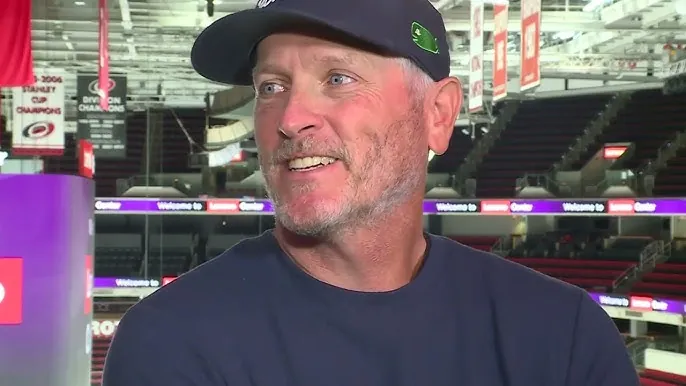 Carolina Hurricanes owner Tom Dundon buys the Trail Blazers Image