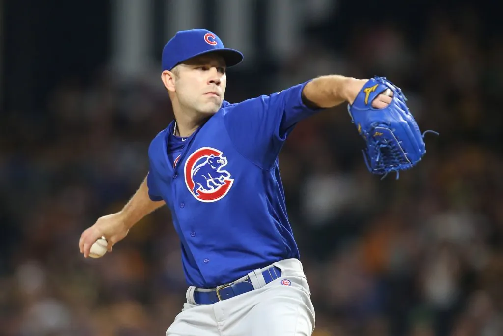 Brewers sign David Phelps from the Cubs Image
