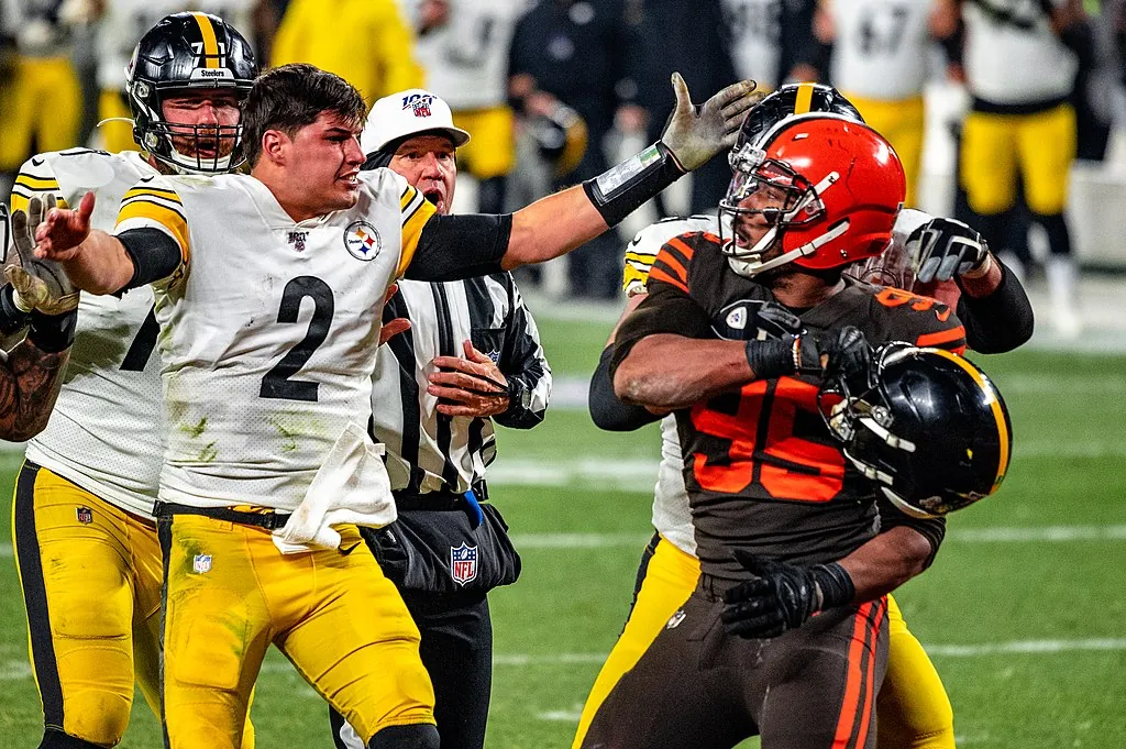 Cleveland Browns make Myles Garrett the highest paid defensive player in the NFL Image