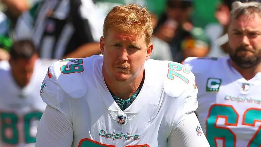 Raiders sign offensive tackle Sam Young from the 49ers Image