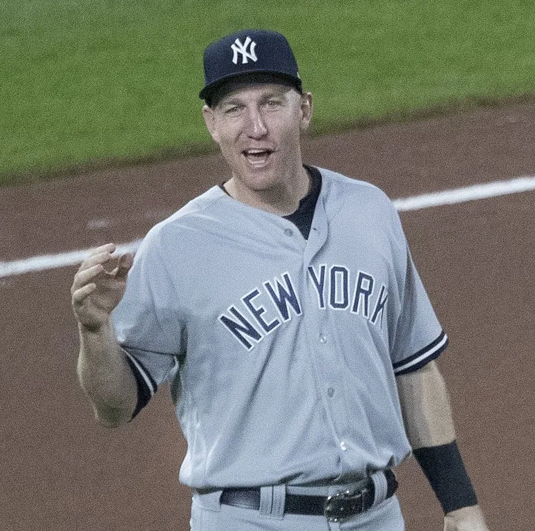 Rangers acquire Todd Frazier, Robinson Chirinos and Sam Travis Image