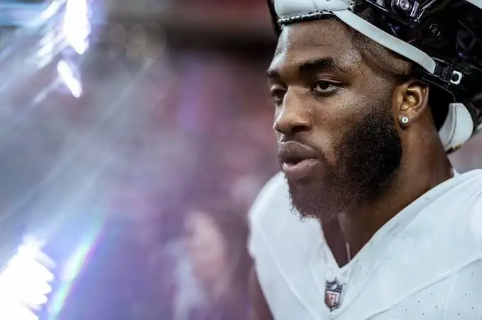 Four highest paid defensive ends in 2026 NFL free agency Image