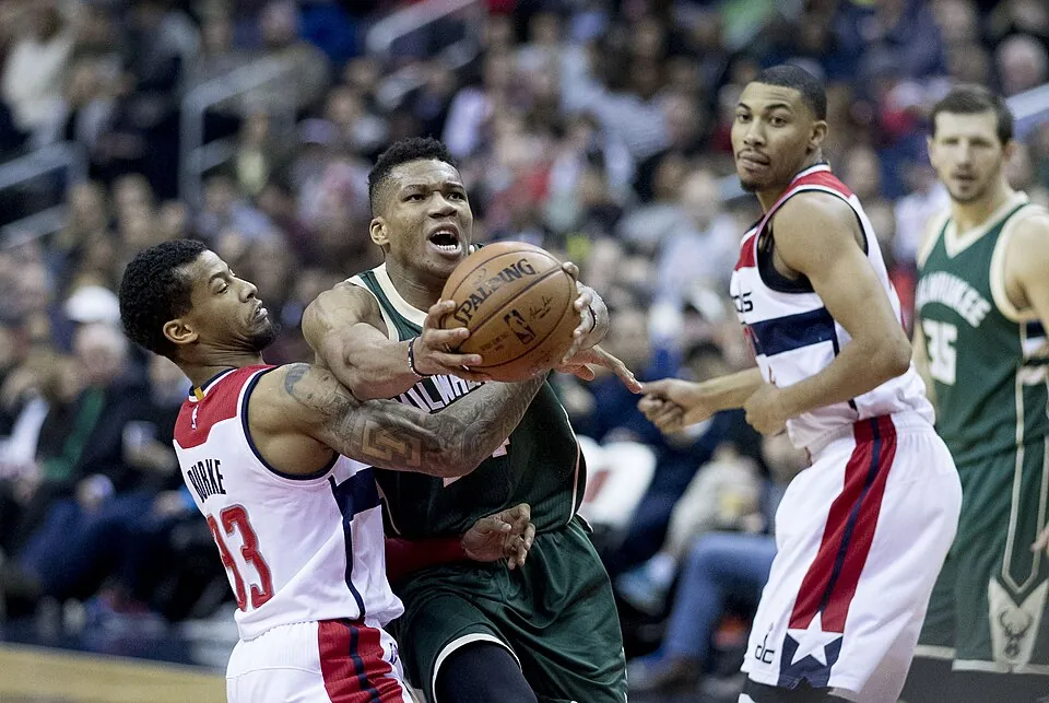 Bucks trade Giannis Antetokounmpo to Heat Image
