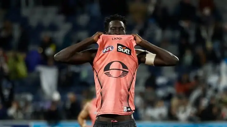 AFL: Matthew Lloyd Says Gold Coast Should Prioritise One Star Over Jamarra Ugle-Hagan Image