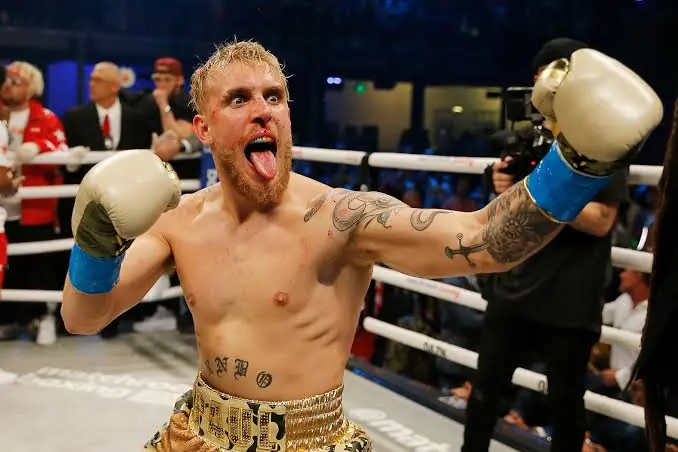 6 Times YouTubers Defeated “Real” Boxers Image