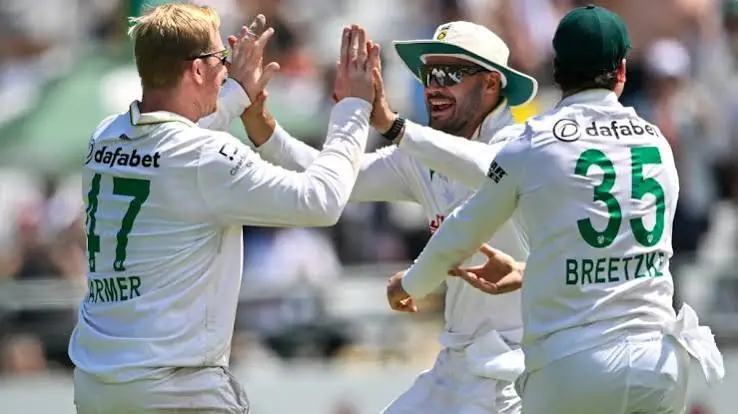 Australia Crash to 111 as South Africa Win Cape Town Test and Series Image