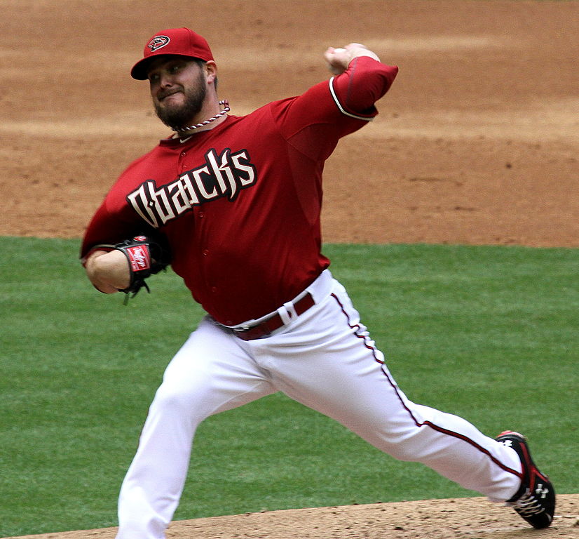 Cincinnati Reds Sign Starting Pitcher Wade Miley