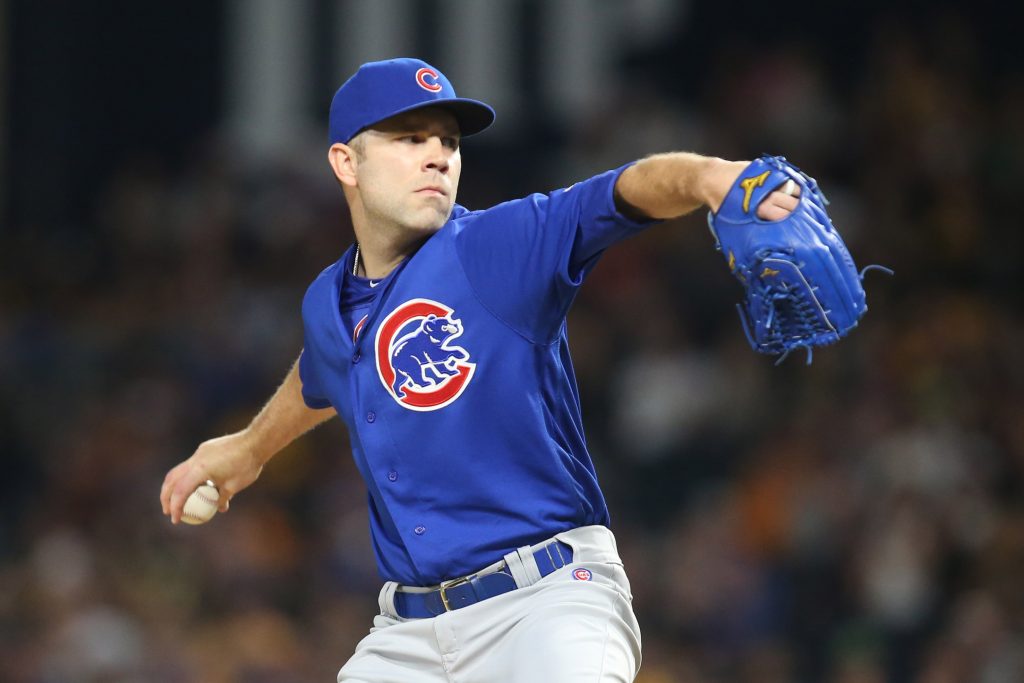 Brewers sign David Phelps from the Cubs