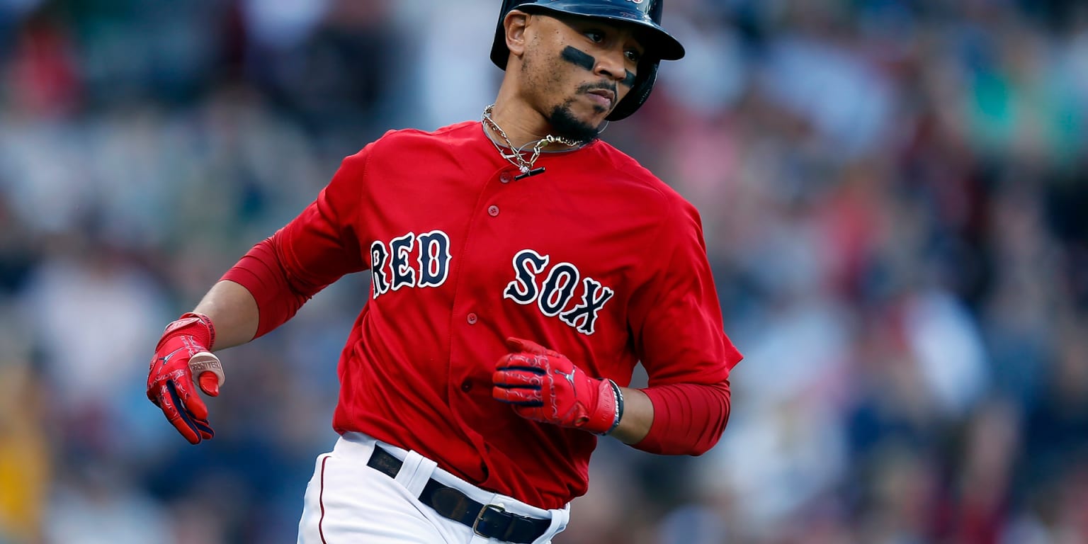 Dodgers sign Mookie Betts to a 12-year extension worth $365 million