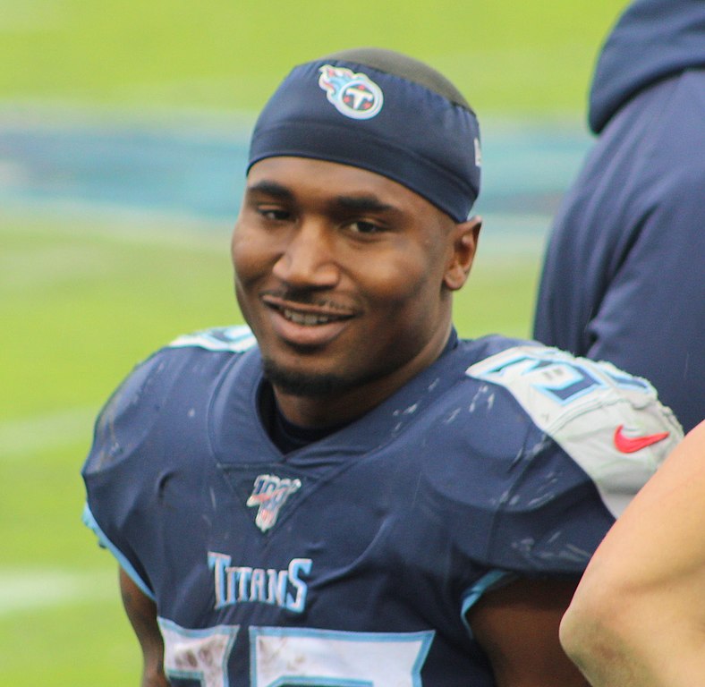 Giants sign running back Dion Lewis from the Titans