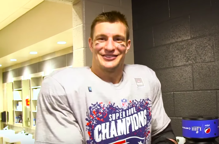 Patriots deal Rob Gronkowski to the Buccaneers in a shocking NFL trade
