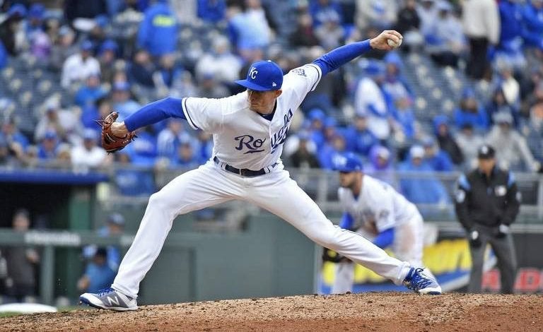Royals trade reliever Tim Hill to the Padres for pitcher Ronald Bolanos and outfielder Franchy Cordero