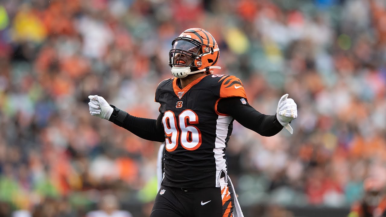 Bengals trade defensive end Carlos Dunlap to the Seahawks
