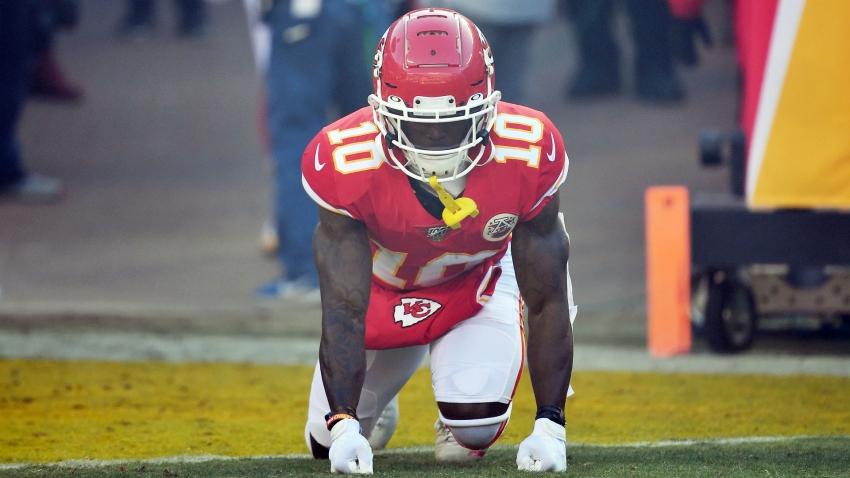 Chiefs trade Tyreek Hill to the Dolphins