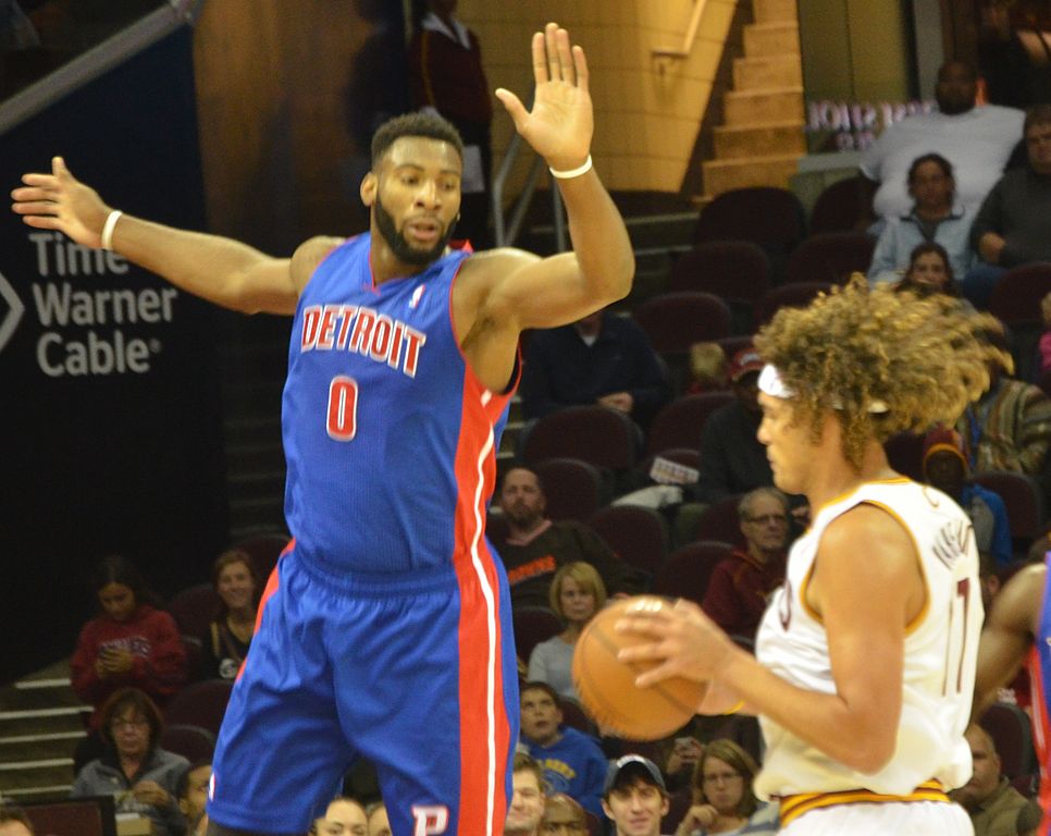 Lakers sign defensive specialist Andre Drummond