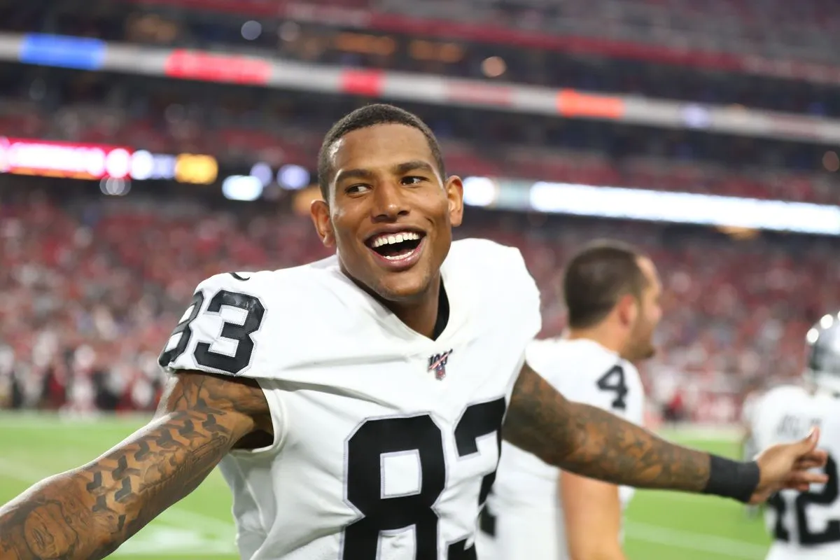 Raiders trade tight end Darren Waller to the Giants