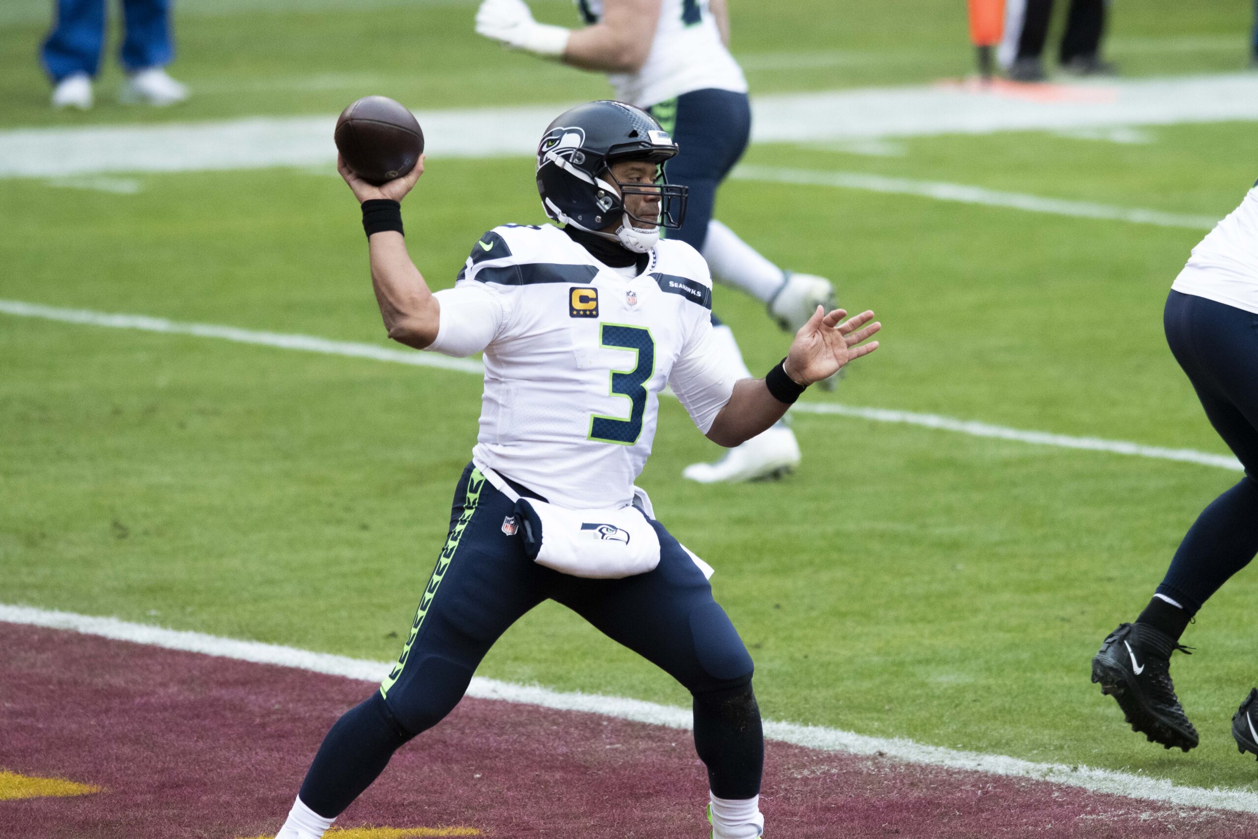 Seahawks trade Russell Wilson to Broncos in a blockbuster deal