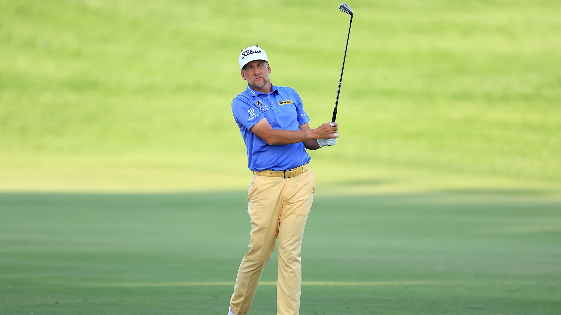 Ian Poulter honours Ukrainians by wearing blue and yellow at 2022 Arnold Palmer Invitational