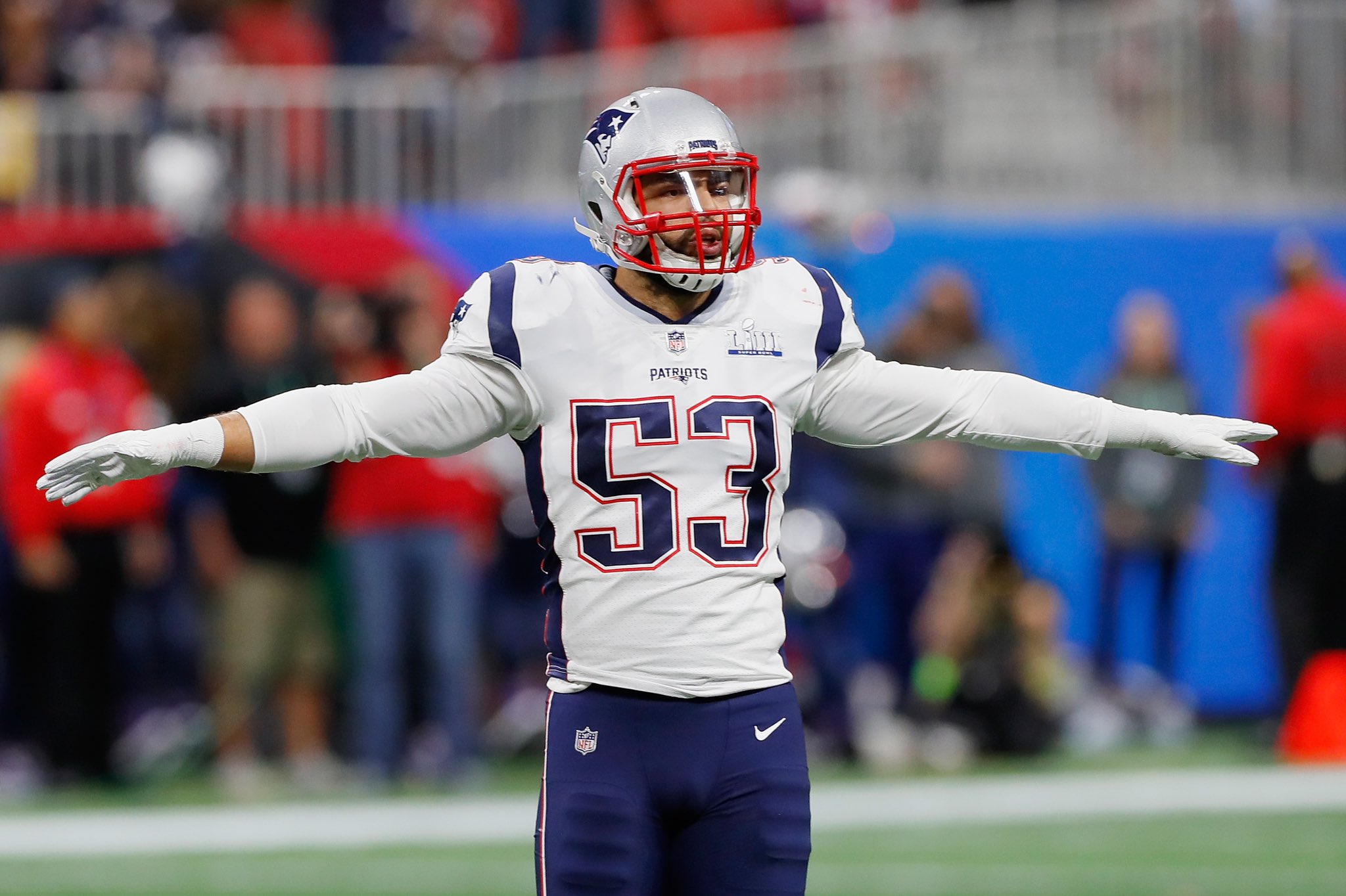 Chargers sign linebacker Kyle Van Noy