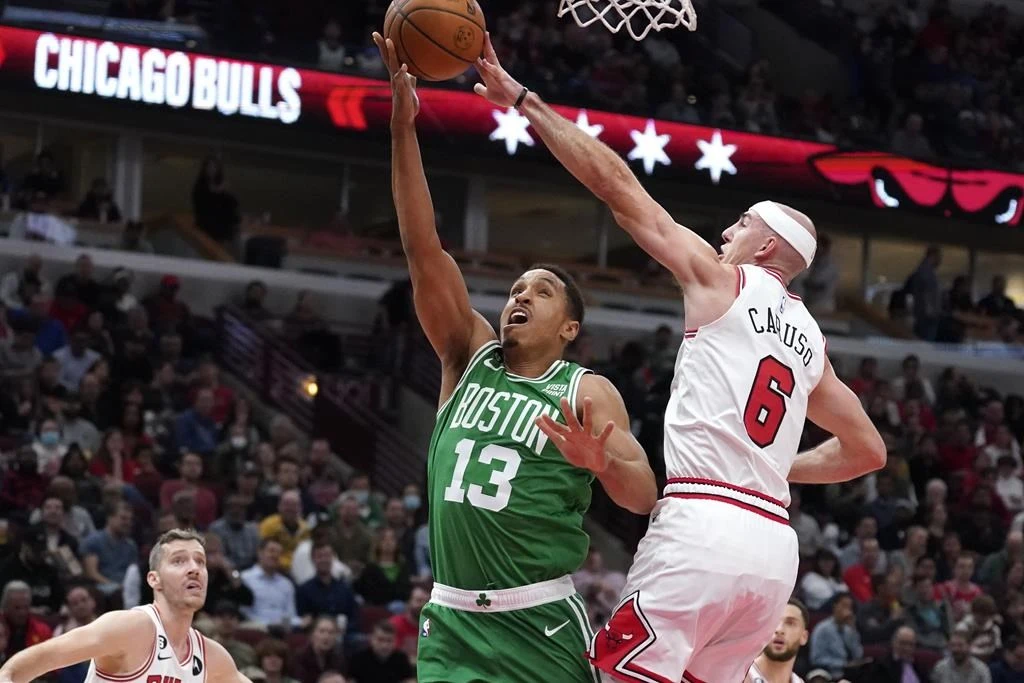 Bulls hand Celtics first loss of season behind strong outings from DeRozan, Vučević