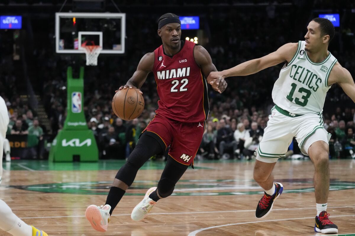 Butler drops 35, Heat upset Celtics in Game 1