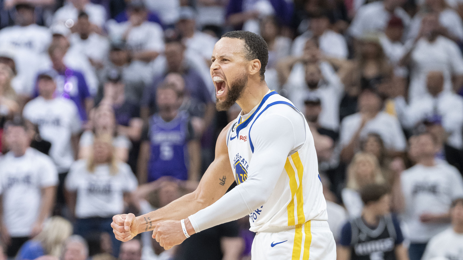 Curry drops 50 as Warriors surge home to win Game 7 in Sacramento