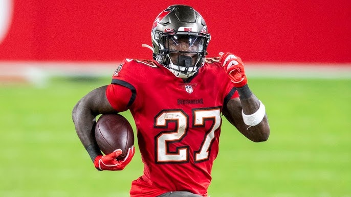 Tampa Bay Buccaneers 46-23 Carolina Panthers: Ronald Jones runs to